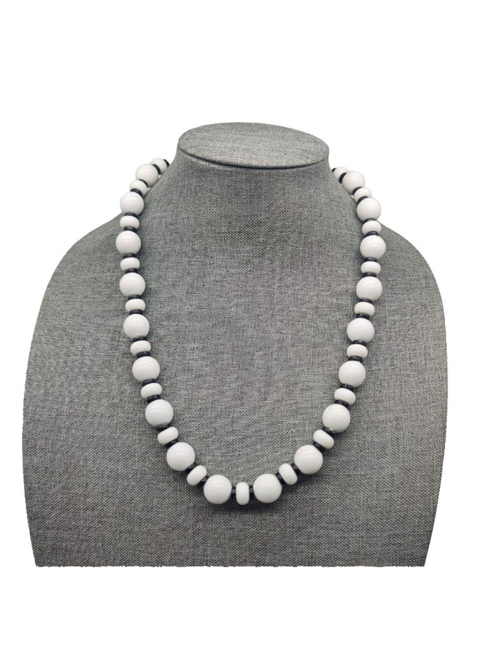 Beautiful Woman's Fashion Necklace Estate Sale Retro Black White Acrylic Bead